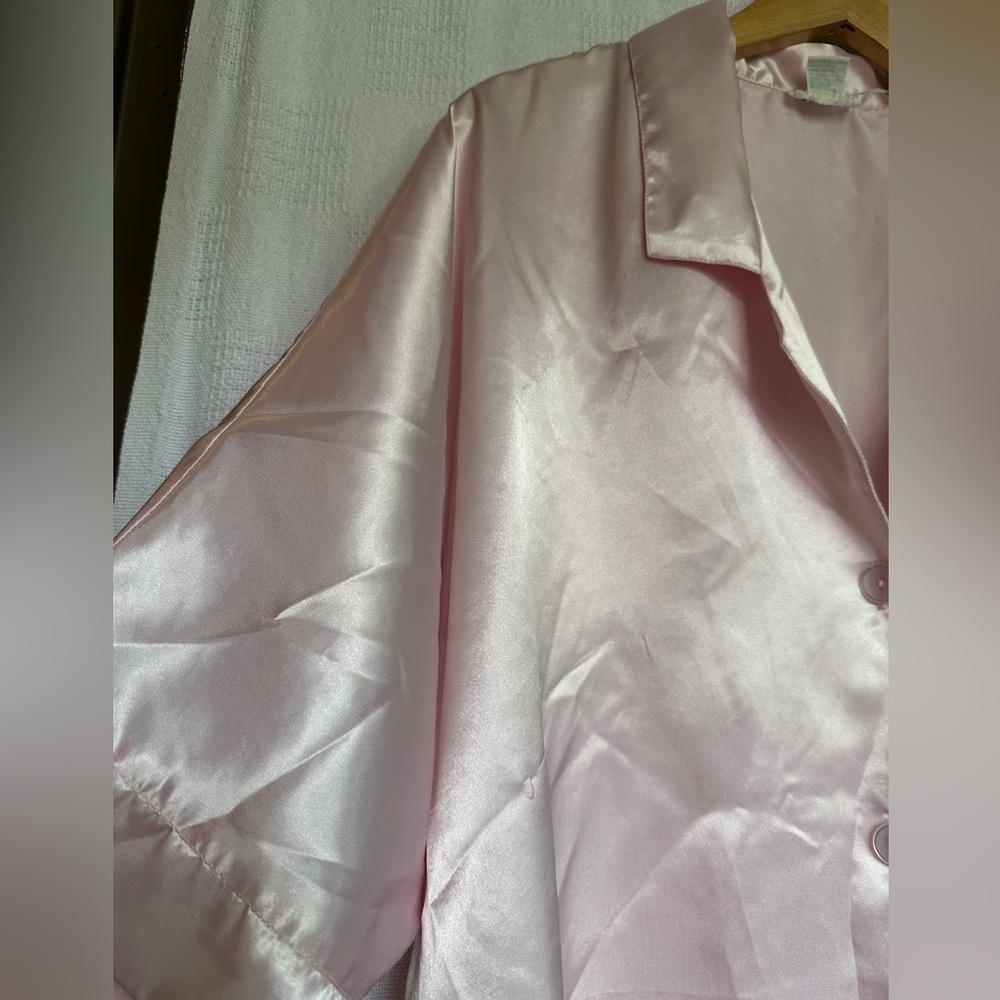 Vintage Silky smooth oversized Pink Button-Up Blouse - Picture 3 of 6